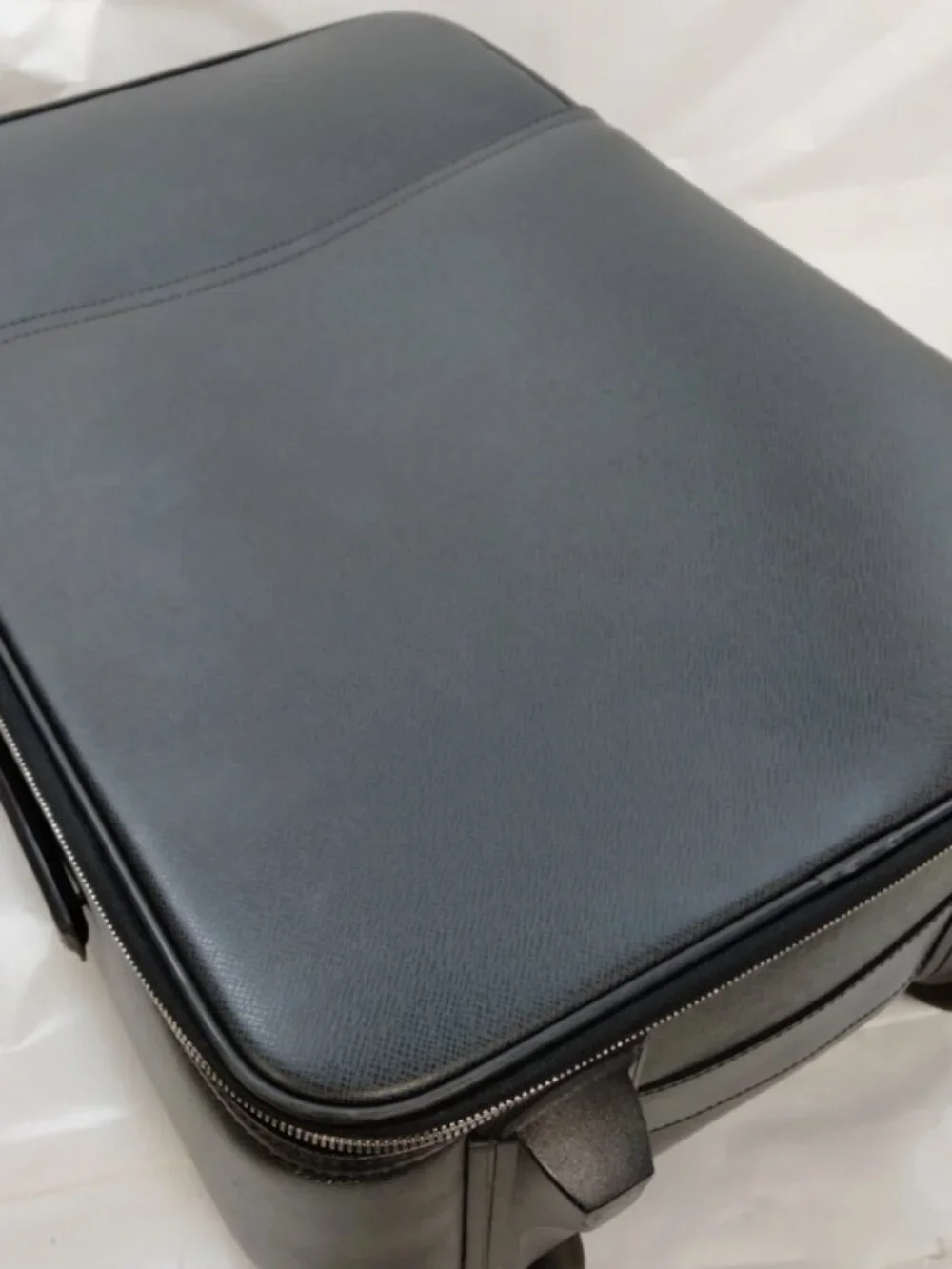 LOUIS VUITTON Taiga Pegase 55 Epicea